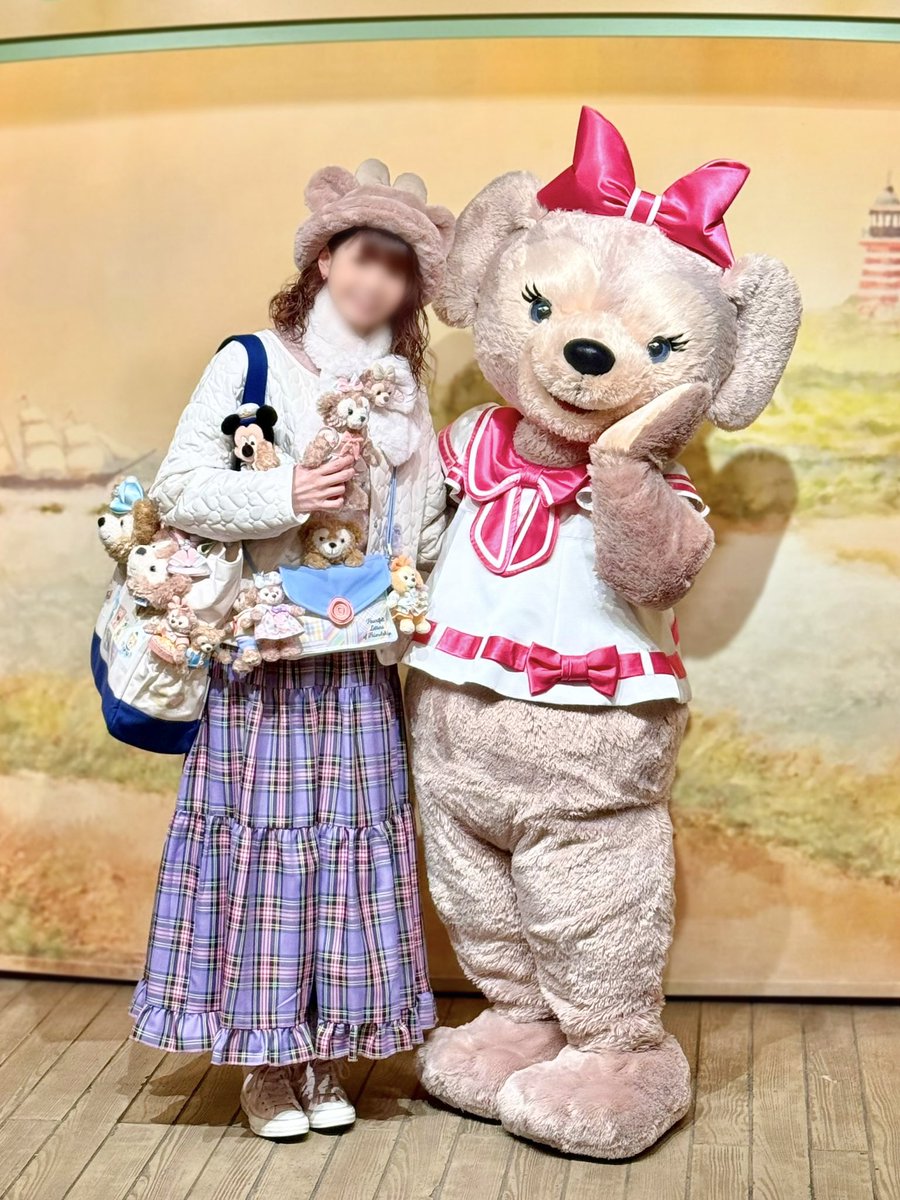 yupiyupi_72's tweet photo. 疲れた時はかわいいメイちゃんともふもふした思いで見るに限る😭💗
ハグでお出迎えしてくれたのに、最後もハグしてくれて🫂💕
メロメロ通り越して召されてたよ😇🪽笑
#シェリーメイ
#ShellieMay
#ディズニーシー https://t.co/ildEckppTQ
