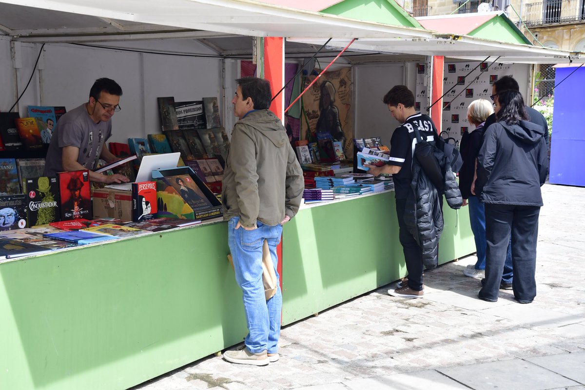 FcomicEuropeo's tweet photo. 🛍️ ¡La zona comercial del Festival de Cómic Europeo de Úbeda ya ha abierto sus puertas!!!

👉 El público podrá  hacerse con numerosos trabajos realizados por los autores y autoras invitados a esta edición,

🕥 Horario de apertura:
De 10:30 a 14:30 horas
De 17:00 a 21:30 horas https://t.co/cn7JO4t1CF