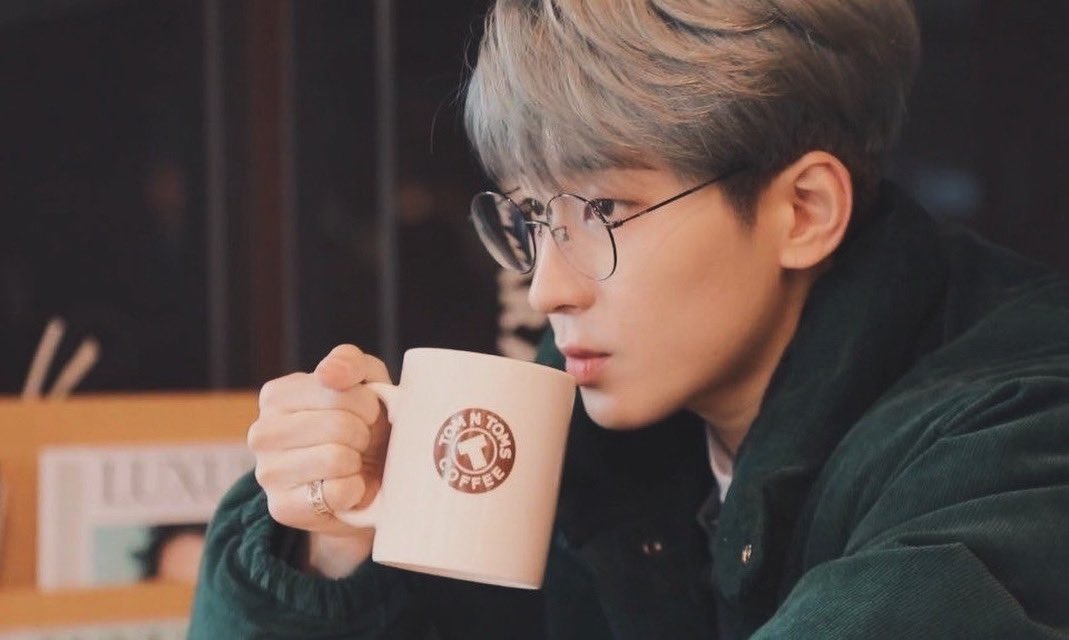 613notes's tweet photo. wonchan one shot au —

noong biglang di masarap sa panlasa ni waylon (wonwoo) yung kape ni darcy (dino)…. https://t.co/62viXAqWPp