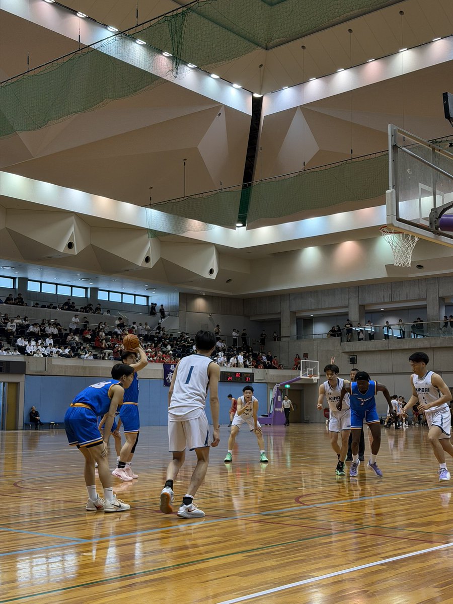 takuya1007h's tweet photo. 9.Sat 2026 大阪府🏀インターハイ予選3戦目
⁡
太成学院大学高校
50 vs 65 近大附属高校さん
⁡
ベンチ入りメンバーで3年生は1人
スターティング5にも1年生がいるチーム
⁡
ここからさらに上の景色を観る為には、足らない事やるべき事がまだまだ盛り沢山ですが
そのぶん、可能性も盛り沢山💪🏻
⁡
我慢力と覚悟に期待

"Patience is a key element of success"-Bill Gates

#太成学院 
#バスケットボール
#トレーナー