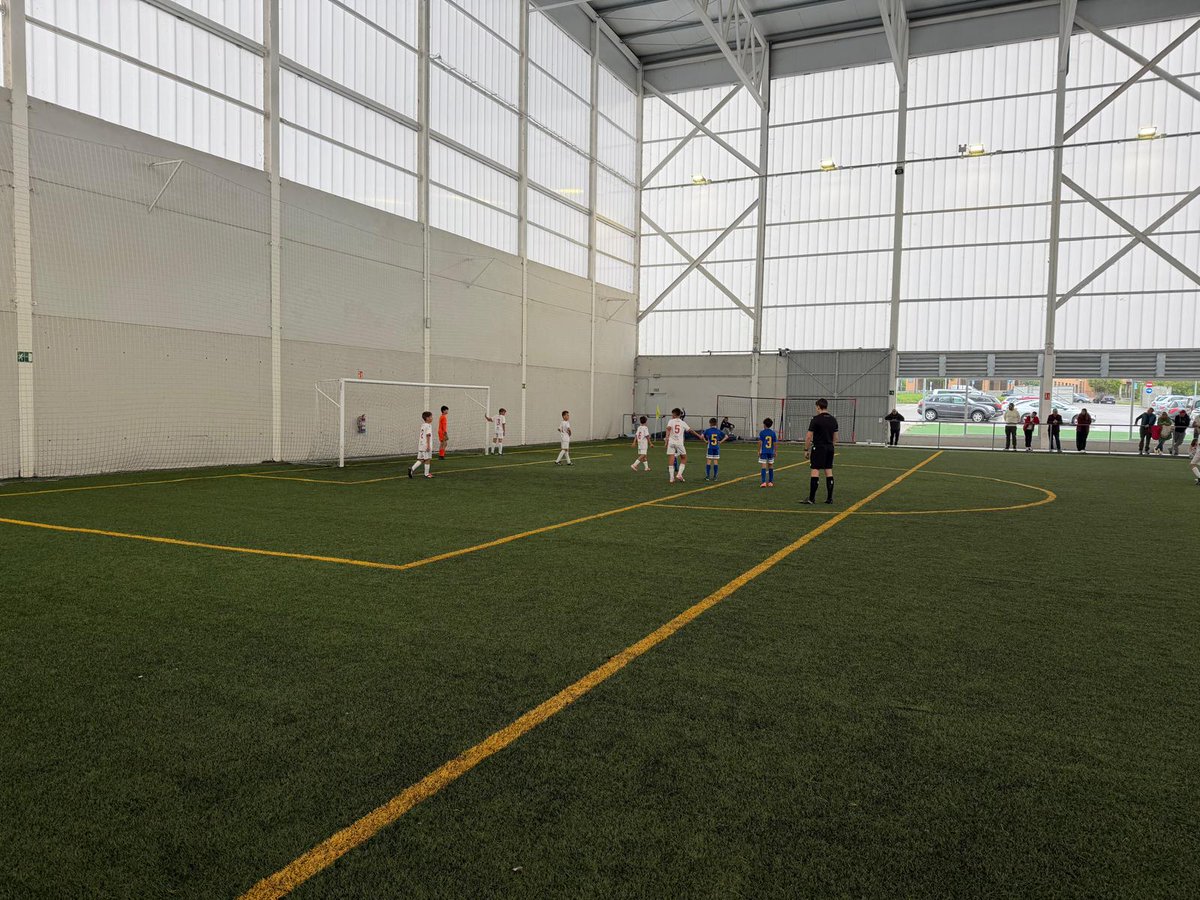 CultuAcademia's tweet photo. #CyDLBA Jornada 26
🏟️ Instalaciones del Olímpico
@OlimpicoLeon 1 - Benjamín A 3
Una vez finalizada la temporada regular nuestro Benjamín A, como campeón, disputará en las próximas fechas el Sector Benjamín de campeones provinciales. A por ello!!! 💪 🍀 https://t.co/BuDjdMS5ZB
