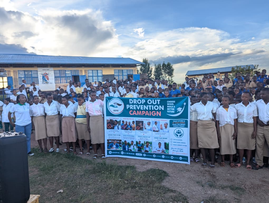 womenplan's tweet photo. What a powerful way to close our #Edutainment school dropout prevention campaign at #GSVunga!
Through music, poems & open discussions, 1,887 students were inspired to stay in school, avoid early pregnancy, drug abuse & negative peer pressure, for a better future. https://t.co/UmdVkLt630