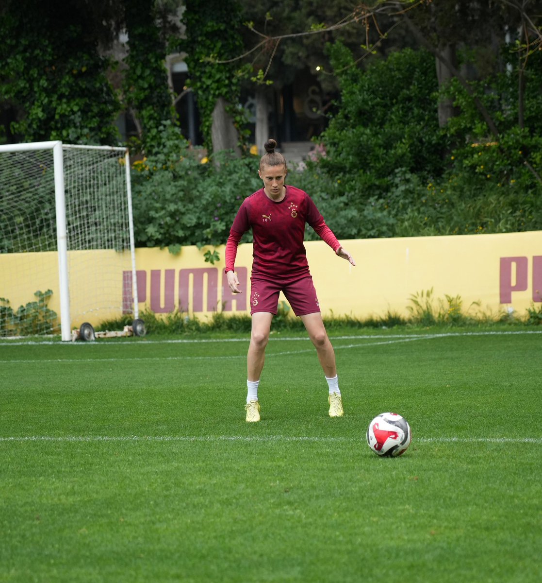 kadinfutbolGS's tweet photo. 📸 Trabzonspor maçı hazırlıklarımızı tamamladık. #GSvTS https://t.co/hAnzZiBHpd