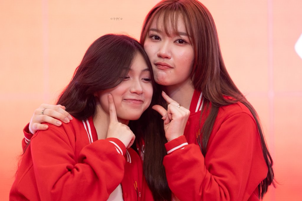 chocofy's tweet photo. 260509 Pocky Marsha Michie

Cerah banget Nak ☀️🌞 https://t.co/tdJXCEsfl3