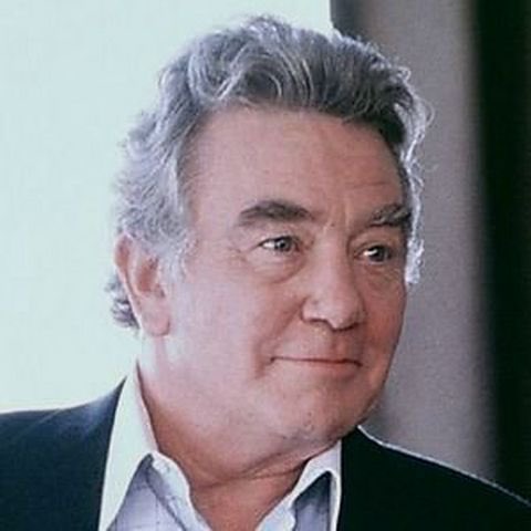ClassicFilm2's tweet photo. « J'aime faire évoluer mes personnages, voyager avec eux. La capacité à vous changer vous-même pour traduire cette évolution, c'est ce qui est le plus intéressant pour un acteur »

#AlbertFinney 1936-2019￼￼￼￼￼✨🎂 https://t.co/ISI1yFWvLV