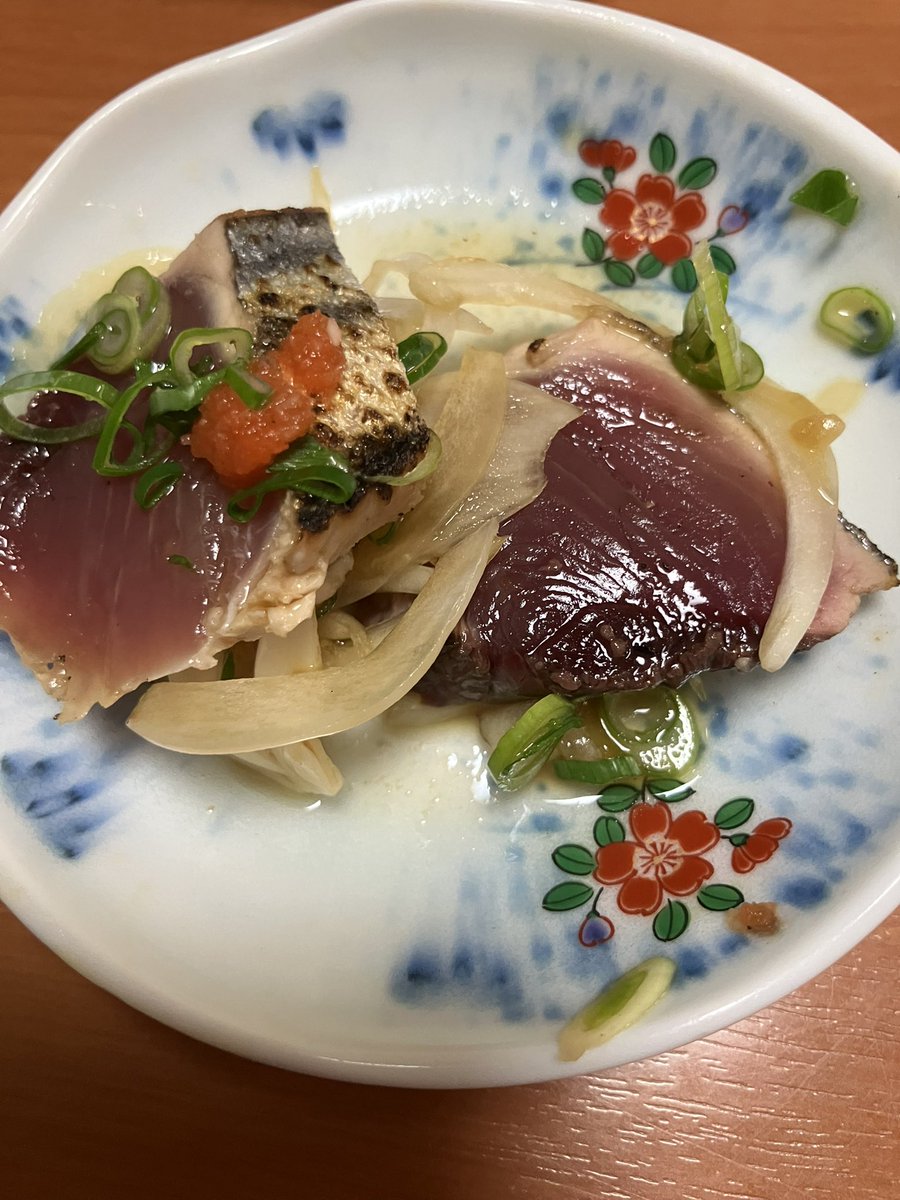 vサラv tweet media