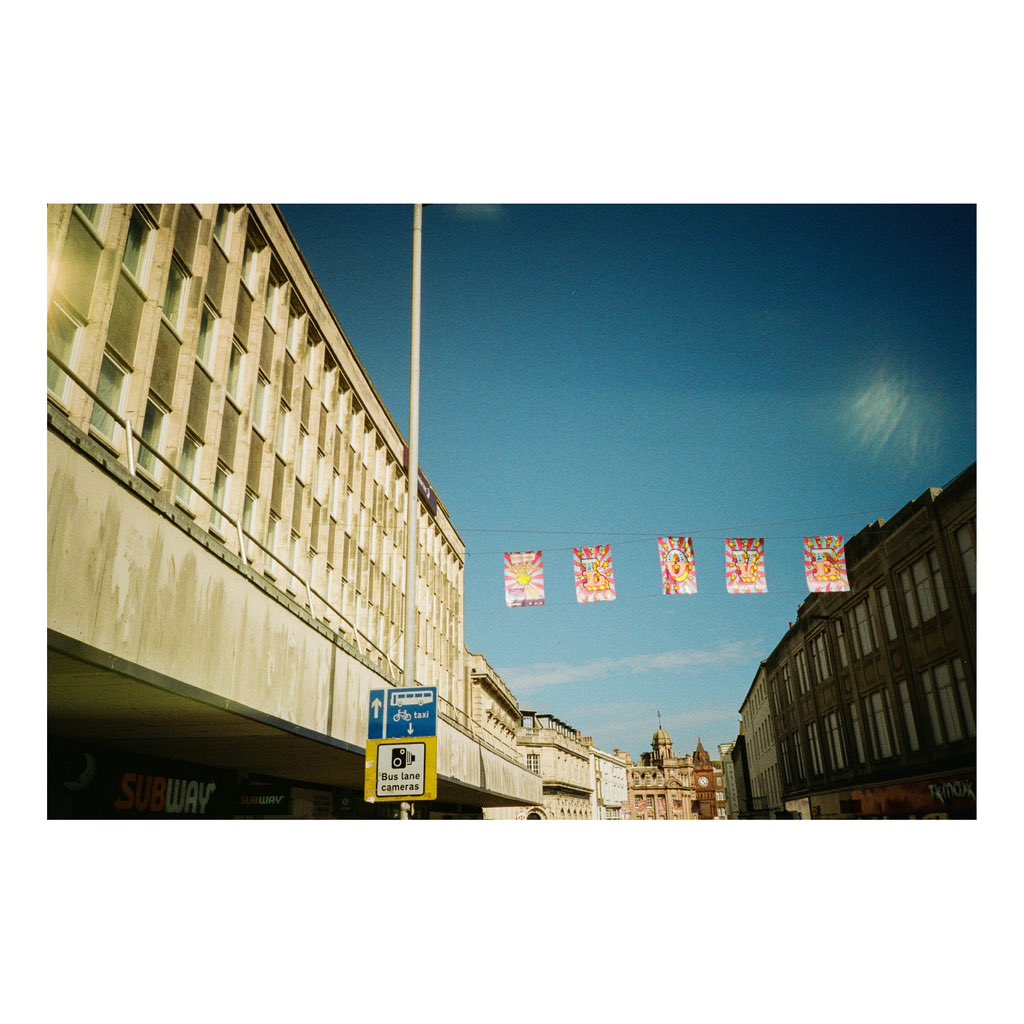 nickdemarco_'s tweet photo. The camera and the photo

Camera No. 15. in my Compact 35mm Project, the tiny, and super sweet Fuji DL 500-W, July 2024.

Photo: Brighton with Kodak Gold

From Part 3 of my compact review:
https://t.co/vwPsxC0LHX

#filmphotography #kodakgold #fuji #compactcamera https://t.co/k4ZbW31yEo
