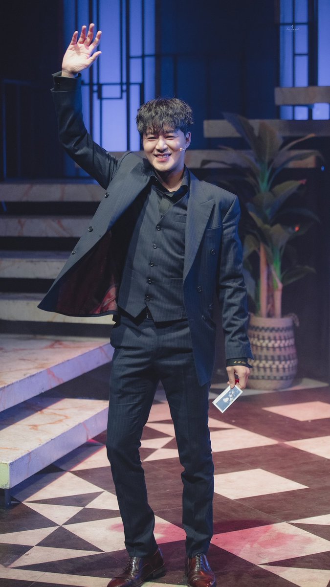 별처럼 높게 빛나는 사람 tweet media