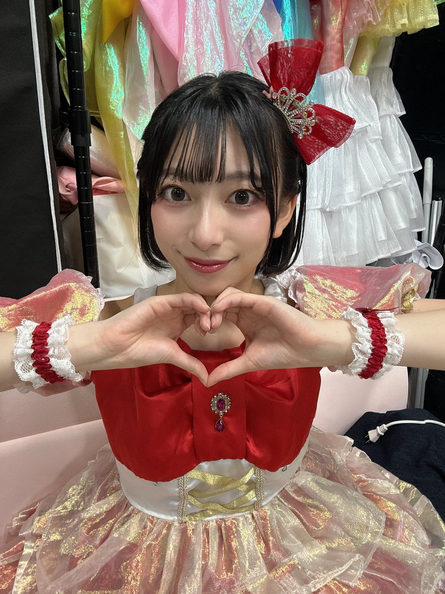 推しメンに直接会えんくてもスマホの画面越しに見れるのやっぱええなぁ〜🤩