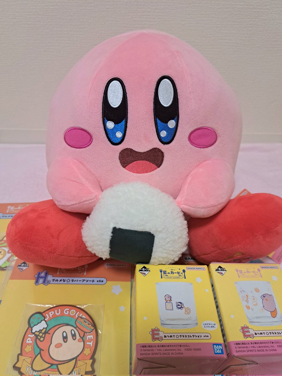 suzu8688's tweet photo. 開始3時間弱で結構賞品無くなってて、、何回か引いたあと最後のダメ押しでもう一回買ったらおにぎりカービィきてくれた✨🍙 https://t.co/WmHwDTtrnY
