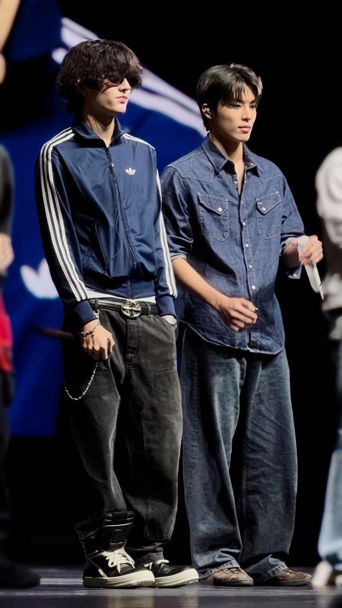 04 วันนี้ชุดแมทช์กันมากเนาะ อยู่ด้วยกันละเท่คู่