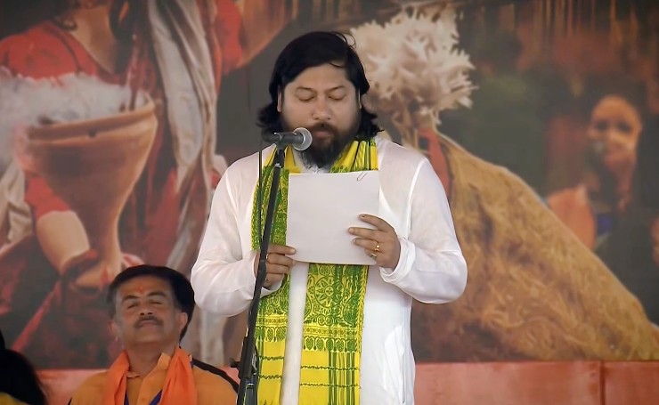 NisithPramanik's tweet photo. Honoured to take oath as a Minister in the Government of West Bengal.

Grateful to Hon’ble PM Shri @narendramodi Ji, HM Shri @AmitShah Ji, CM Shri @SuvenduWB Ji, @BJP4India leadership, and the people of Bengal for their trust and blessings.

Committed to serving Bengal. 🙏 https://t.co/2WpUJ63RVn