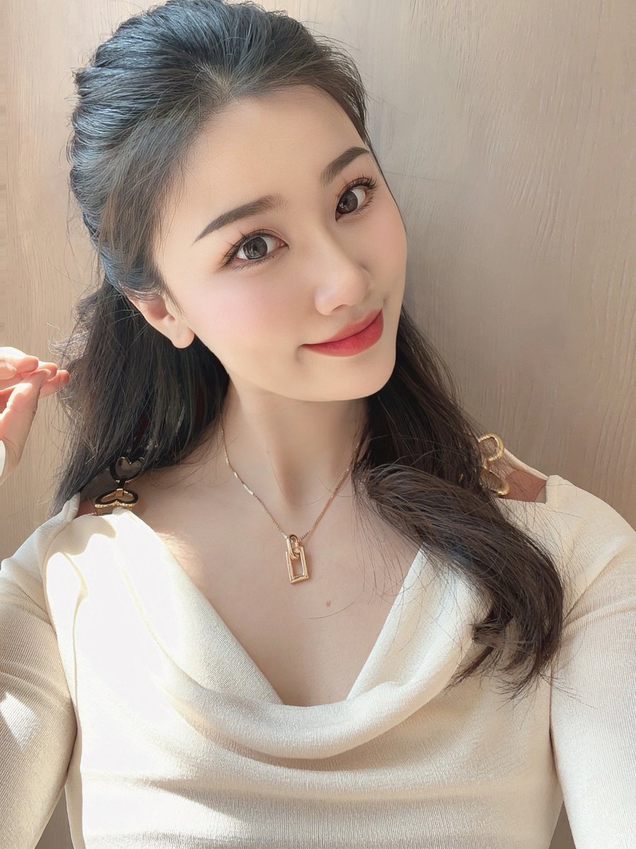 想被你按在床上狠狠操的姿势。

赶紧看…我要删了 https://t.co/DZQglLVVaK