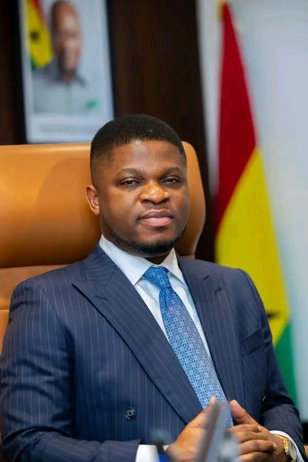 nyavorx's tweet photo. BoG Losses: Is Kojo Oppong Nkrumah an auditor or a chartered accountant? And what credibility does he have to question the credibility of KPMG? Unless you can use facts to impugn the work of KPMG, you have to keep quiet.

- Sammy Gyamfi, the CEO of Goldbod. https://t.co/irPVy1ftRn