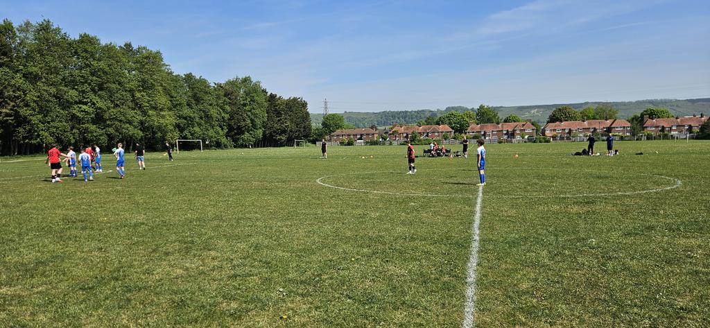 tonydragon's tweet photo. Started the day running the line at @CheritonUtdFC a slightly nicer place to watch football than @HornchurchFC but heading there now @TORQUAYTALK @TUFC1899 @StrikeForce_FC COYY https://t.co/S04xSkzxfA