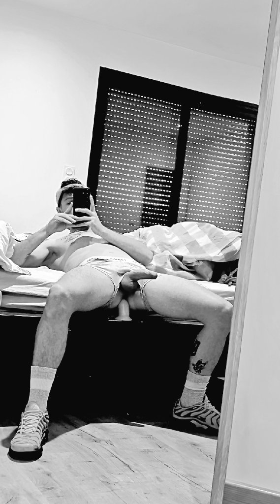 mateo_Bm17's tweet photo. @LesPompeurs @LesPompeurs 👈Vous trouverez mon profil ici, si vous êtes de passage à La Rochelle. 

 J'espère que cela vous donnera des idées pour une future rencontre.👇😈👀🥵❤️‍🔥
#GayPompeur

https://t.co/B5OArwnmAo https://t.co/juP0ioDXr8