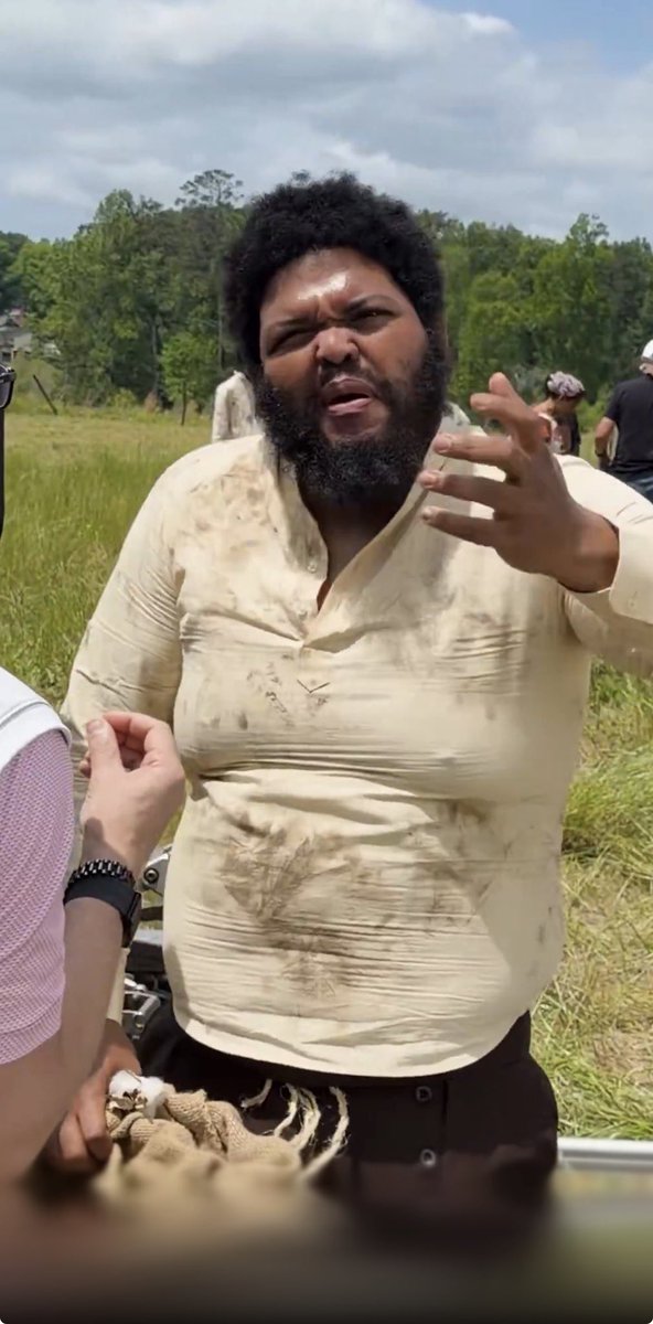 𝕋𝕙𝕖 𝕞𝕚𝕕𝕕𝕝𝕖𝕞𝕒𝕟✯🇨🇬 tweet media