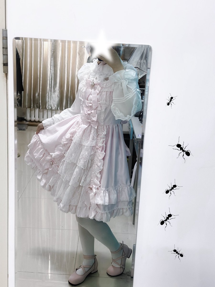 Ukiyozero009's tweet photo. 在廉价的生活里做着轻飘飘的公主梦
#Lolita https://t.co/qOZekOUTWQ