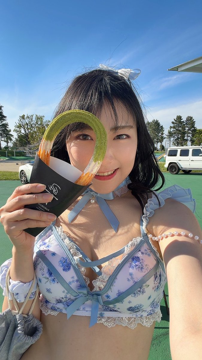差し入れチケットもありがとうございます💕
お抹茶の揚げたてチュロスを頂きました。
ずっとカロリー気にして食べないようにしてますが、連続２日晩御飯控えたからご褒美としてたまにだけ！
とても美味しいです😋