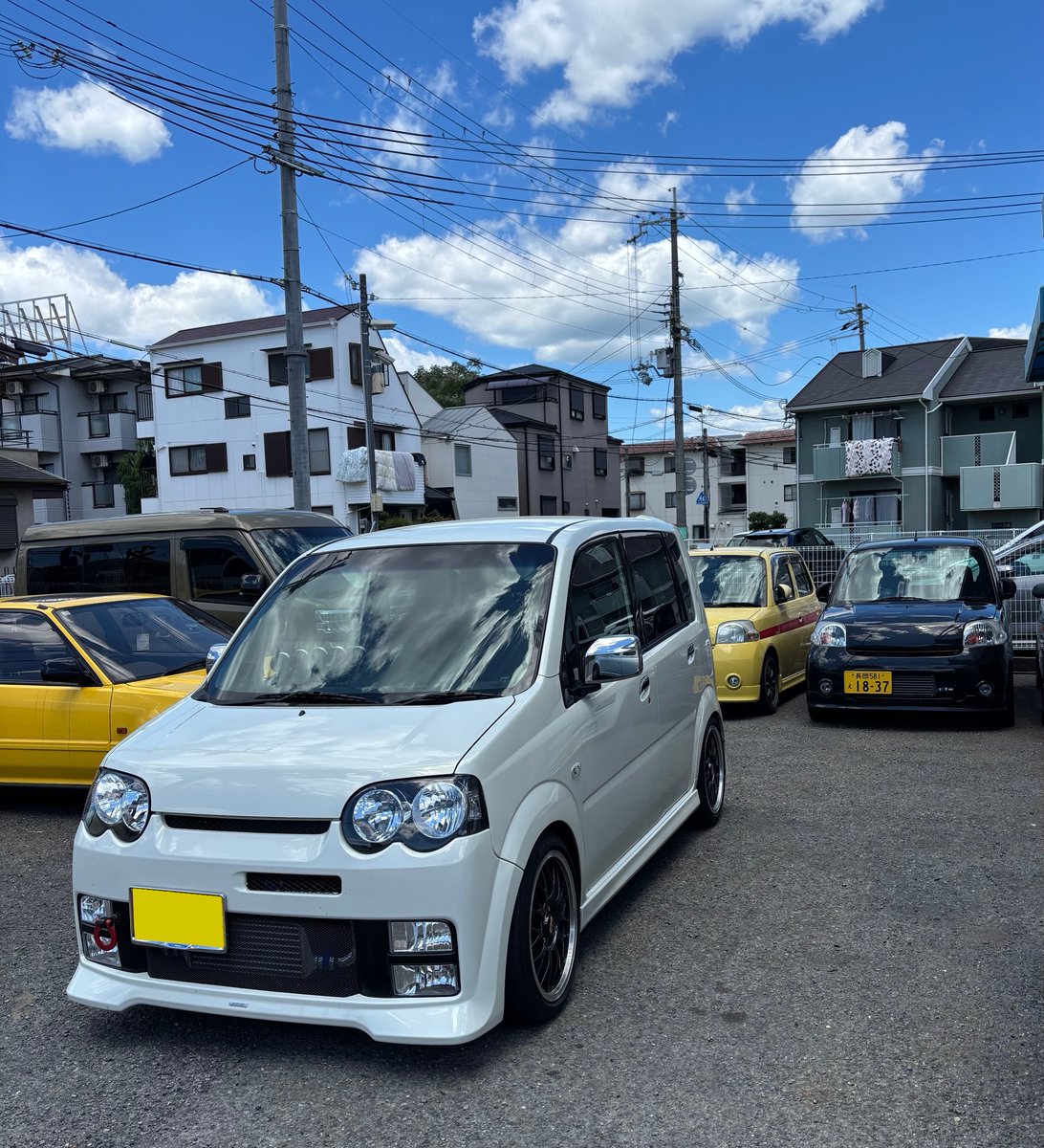 maron152dtm's tweet photo. 今日は某オフのお土産を渡しにDTMへ行って来ました。画像のエッセの話題で盛り上がりましたよ。某ショップでJB載せ替えしたら高額（200万）な割にデタラメな事されたみたいで店長が一から製作し直したそうです。DTMではマロン152が第一号になった前置きインタークーラーを装着してました。今後さらに進化するそうです。