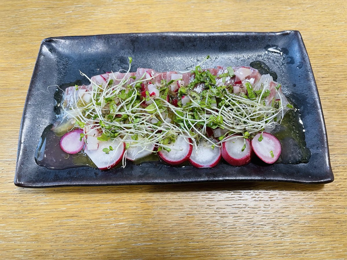 kaakyyyyy's tweet photo. 1人でコース料理っぽいのを作ってると、飲み食いと洗い物と調理を同時にやらんといかんから非常に面倒。 https://t.co/W4DdBMxfhY