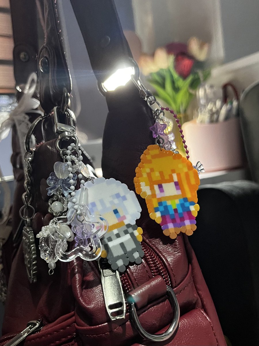 lunietic's tweet photo. made #ransara keychains for my new bag heehee https://t.co/ZlqmGePsmz