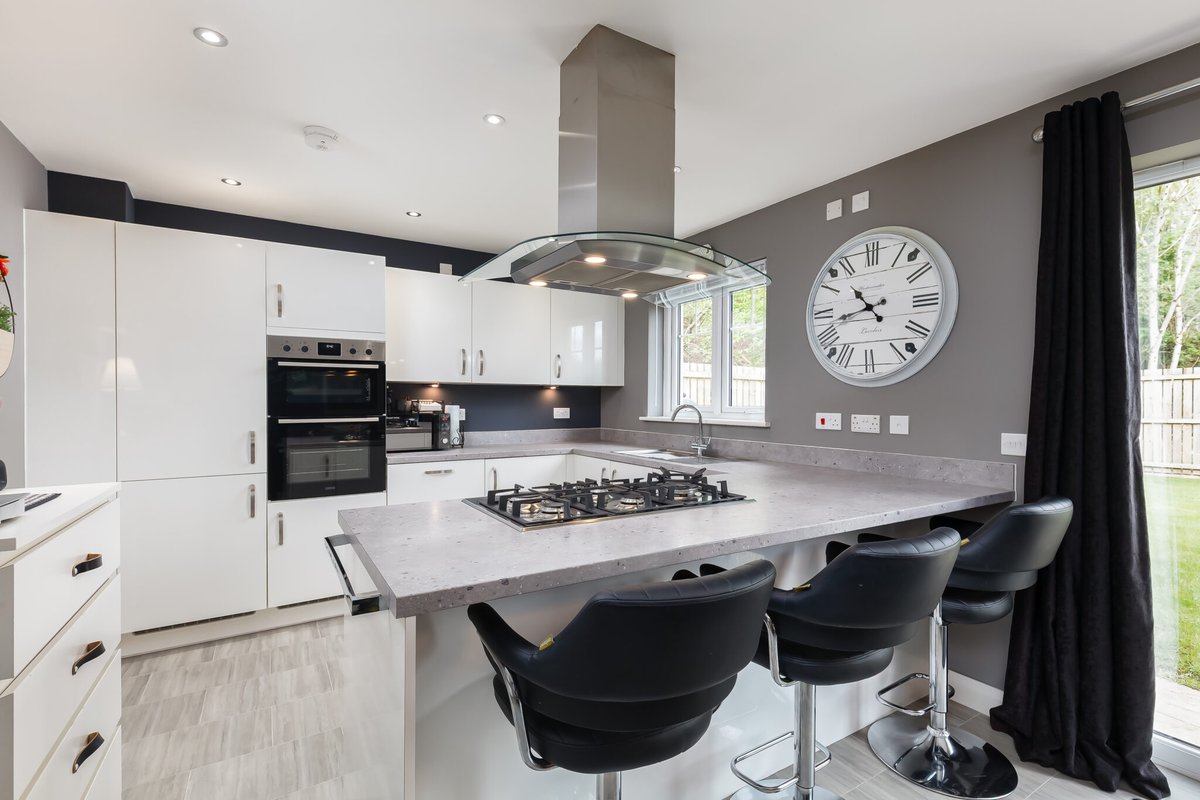 DeansProperties's tweet photo. 📍29 Briestonhill Drive, West Calder

Stylishly presented, 4-bed modern detached villa forms part of a cul-de-sac setting, close to  local amenities &amp; a train station.

🏷️Fixed Price £360,000
🏠To View, call 0131 667 1900
📱https://t.co/Srrby8dErp https://t.co/QVKnBjs6yz