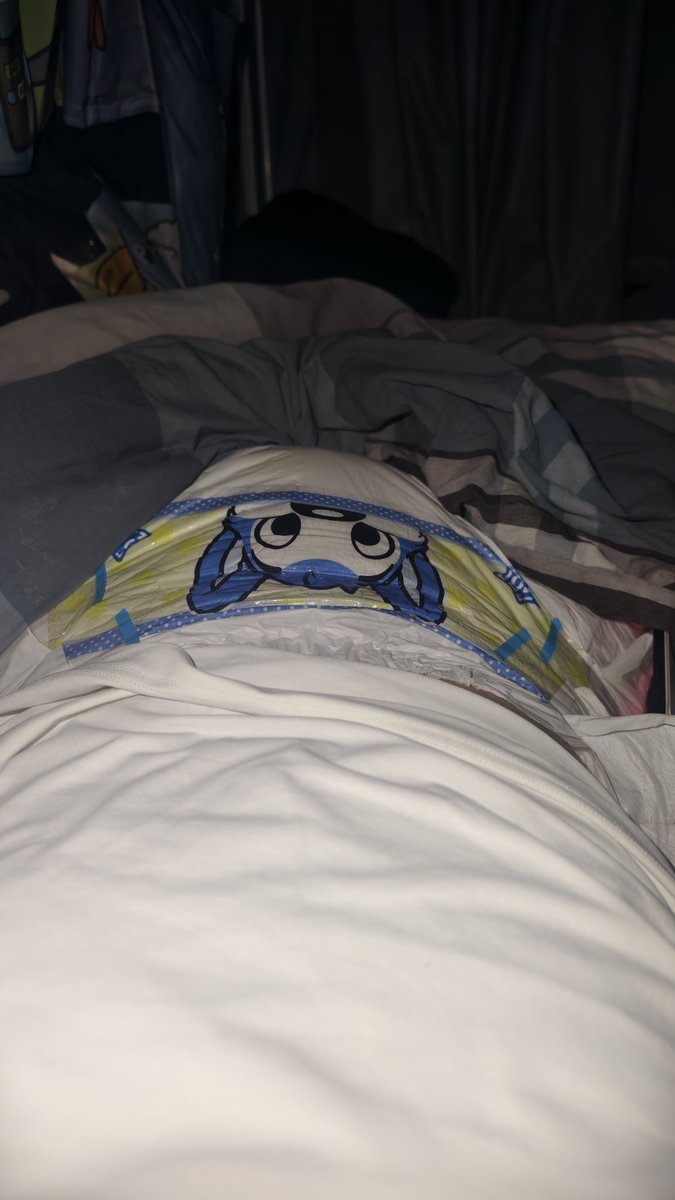 Fun7460081989's tweet photo. Wearing diapers secretly in the dorm do you really not feel ashamed at all?🙈 https://t.co/vQJwWiXZ5C