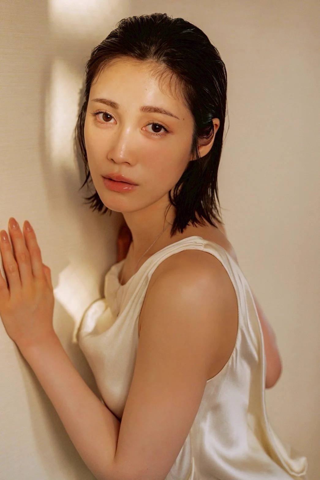 中村ゆりか写真集 『Yu LU ri NA』 5/20発売【公式】 (@yurika_n_book) / X