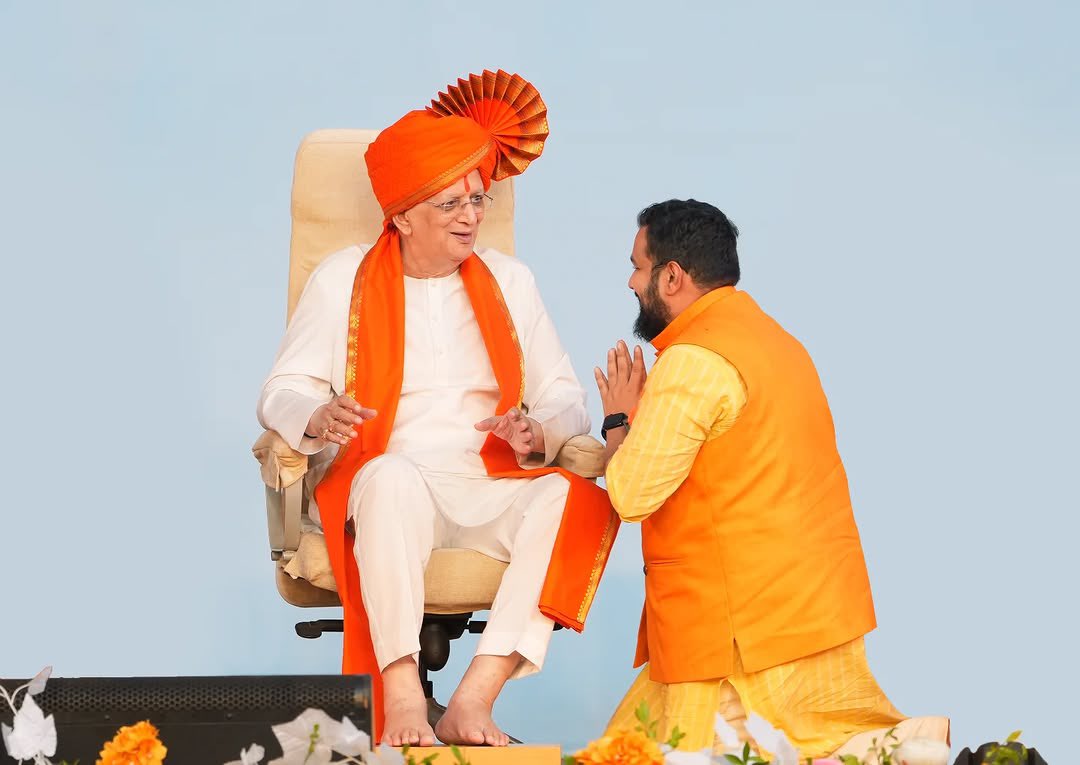 अखिल मानवता के कल्याण एवं धर्मजागृति हेतु जीवन समर्पित करने वाले सच्चिदानंद परब्रह्म डॉ. जयंत आठवले जी के पावन जन्मोत्सव पर उनके श्रीचरणों में कोटि-कोटि कृतज्ञता एवं विनम्र प्रणाम।
सनातन धर्म, साधना एवं राष्ट्रकार्य के माध्यम से संपूर्ण मानवजाति के अभ्युदय हेतु निरंतर कार्यरत