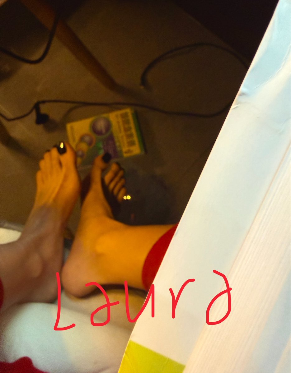 Laura_queen tweet media