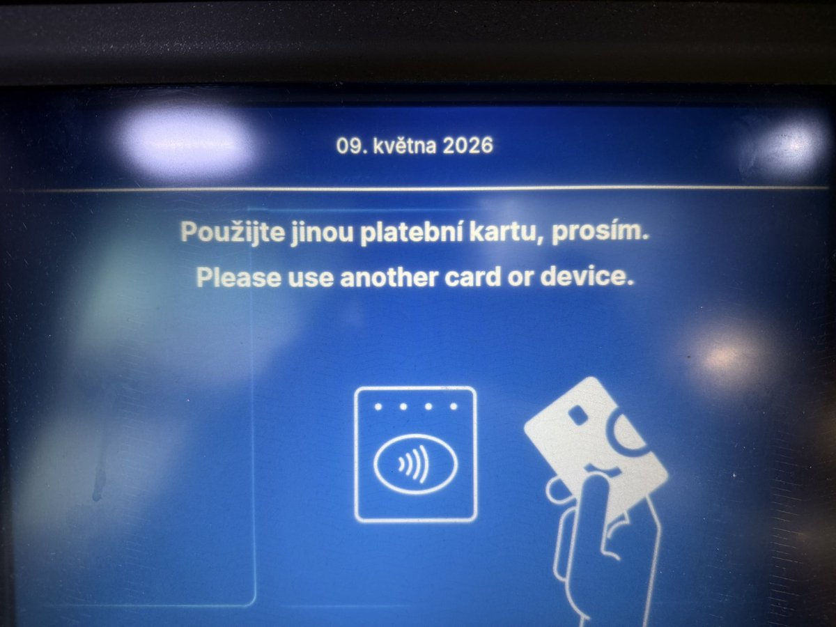 LukasCissa's tweet photo. mila @Ceskasporitelna existuje nějaký rozumný důvod proč vaše bankomaty neakceptují kartu @Revolut ?
#konkurencenespi https://t.co/oOS6pFXcns