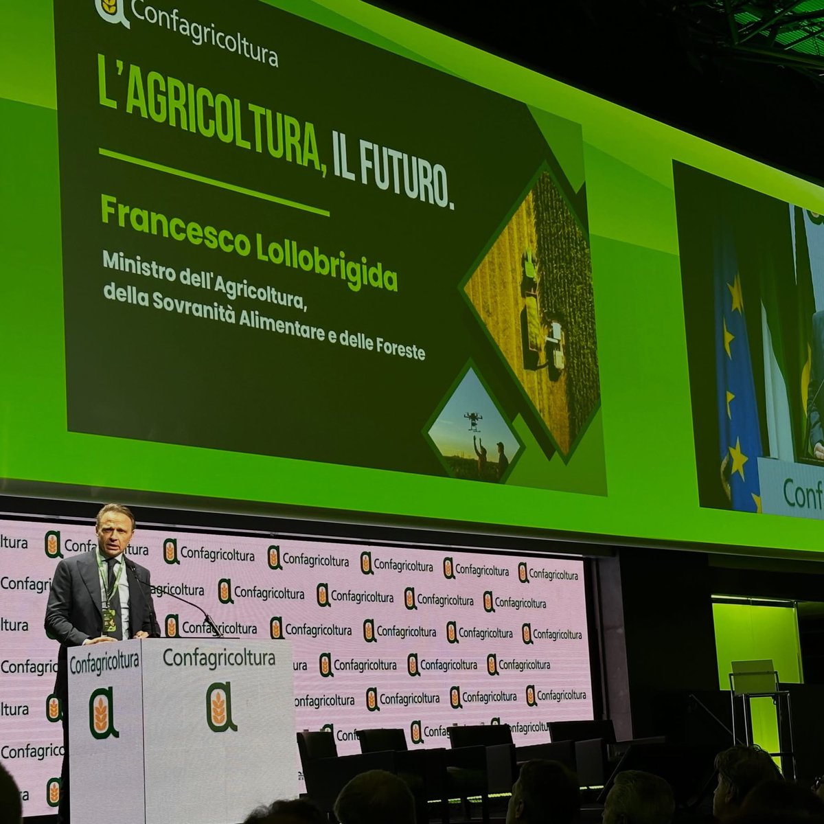 LucaLazzaro's tweet photo. Ieri e oggi a Milano con Confagricoltura per parlare di agricoltura, geopolitica e sicurezza alimentare.  

Oggi il cibo è anche sicurezza strategica nazionale. 🌱🇮🇹 https://t.co/hAlNLRZ7Ir