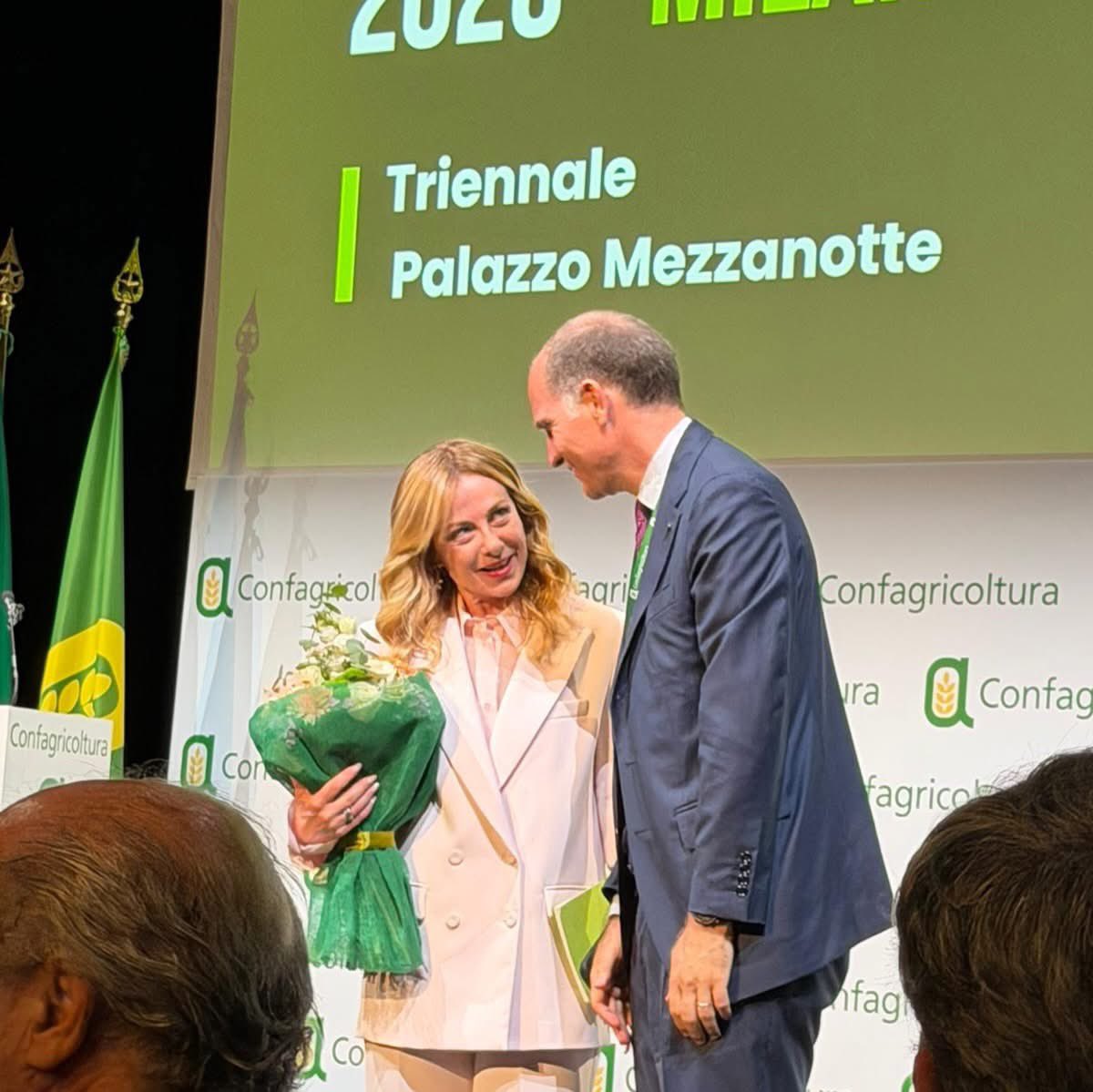 LucaLazzaro's tweet photo. Ieri e oggi a Milano con Confagricoltura per parlare di agricoltura, geopolitica e sicurezza alimentare.  

Oggi il cibo è anche sicurezza strategica nazionale. 🌱🇮🇹 https://t.co/hAlNLRZ7Ir