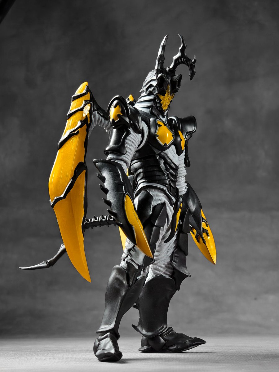 zuimoyi's tweet photo. S.H.Figuarts ハイパーゼットン（イマーゴ）
#ウルトラマン
#ウルトラマン60周年 
#ActionFigure #posing #オモ写  #toyphotography  #ちいさな巨大特撮 https://t.co/eBUeX8f95d