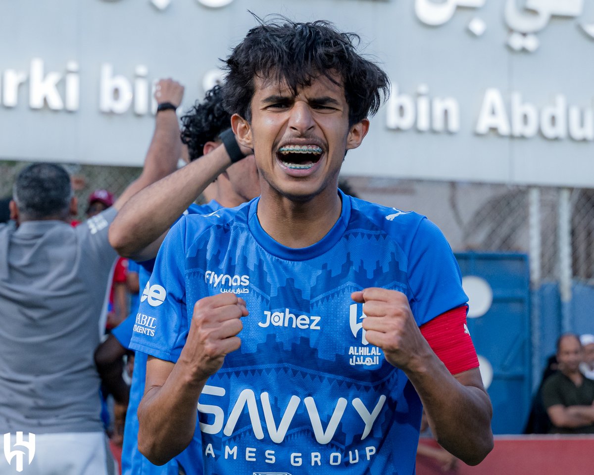 Alhilal_YT's tweet photo. 📸 فرحة الزعماء بحسم الدوري 💙 https://t.co/4SOgx23NVV