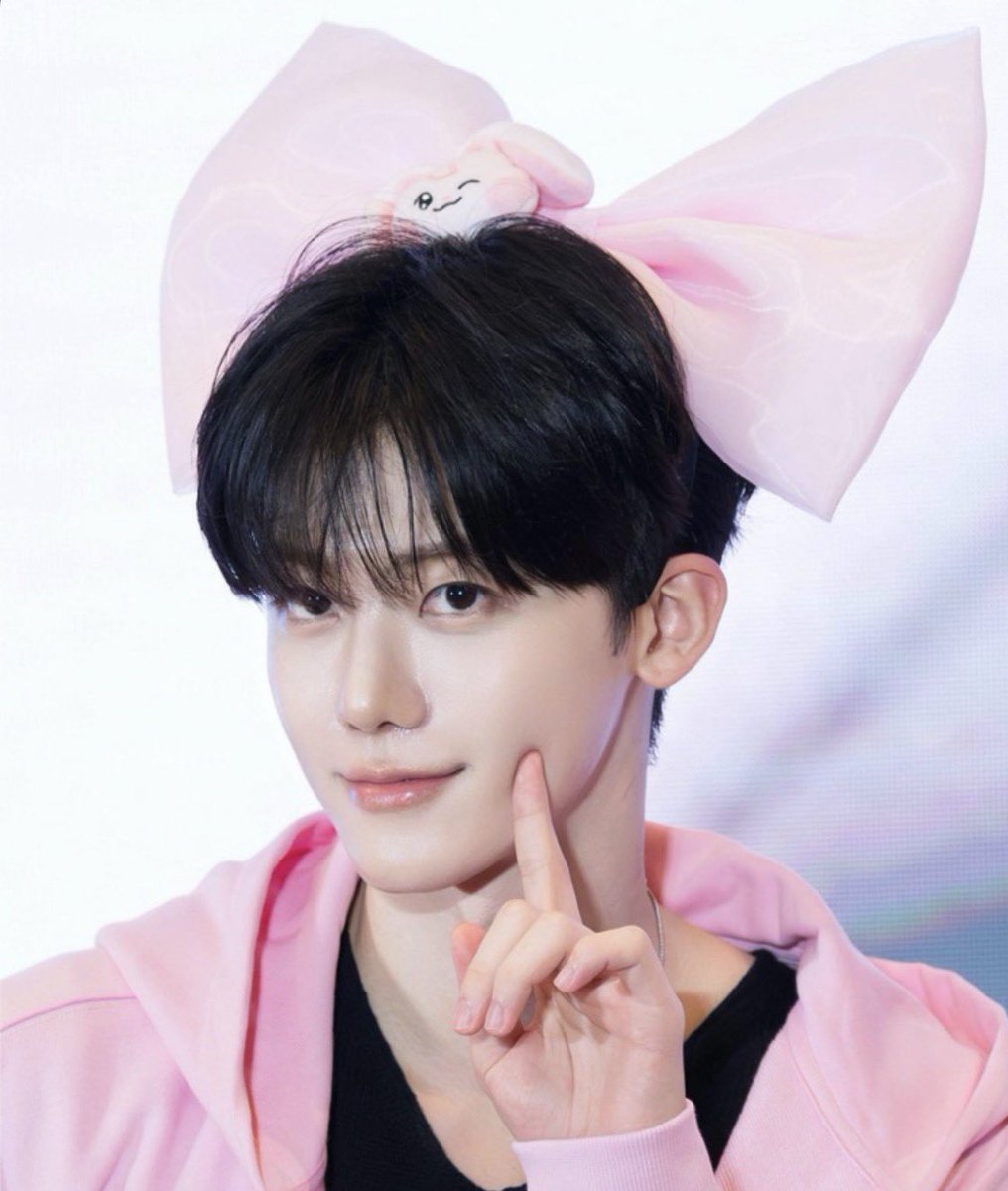 only him can pull off princess this good