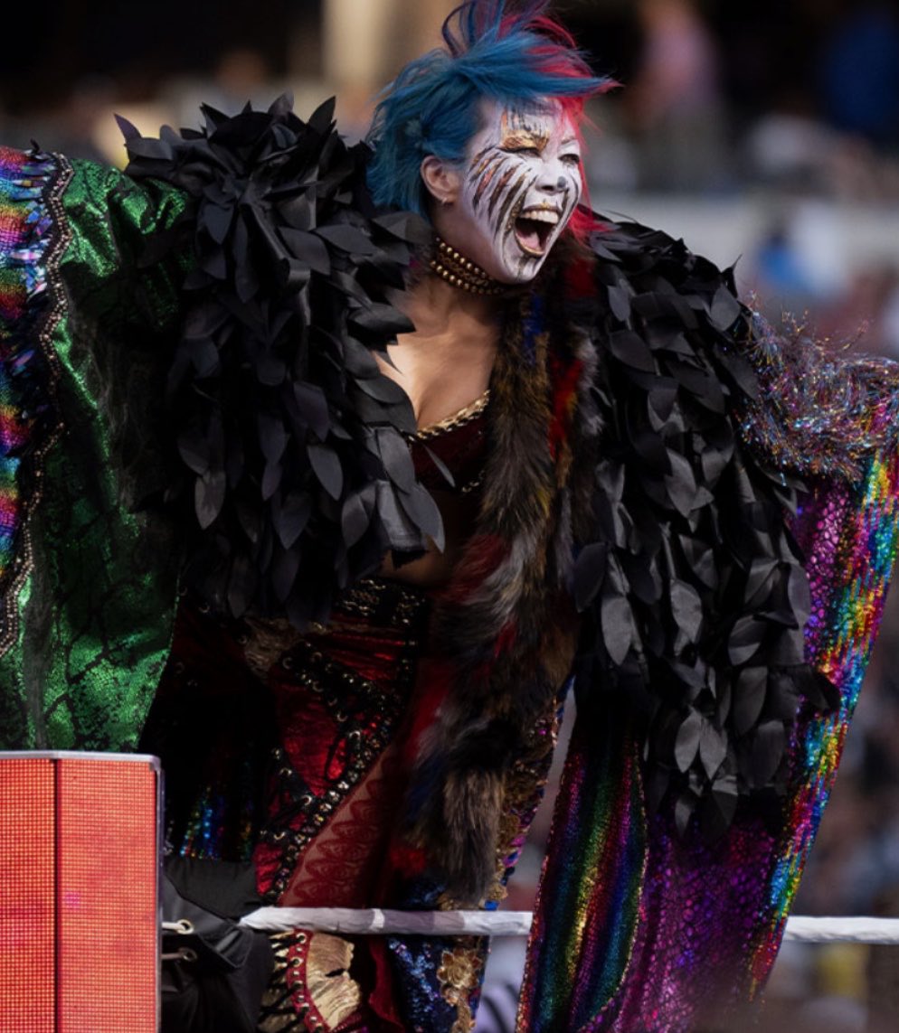 link1967's tweet photo. Asuka for the win tonight! Iyo needs an ass whooping! Senpai rules! 😃 https://t.co/eTf9943kYf