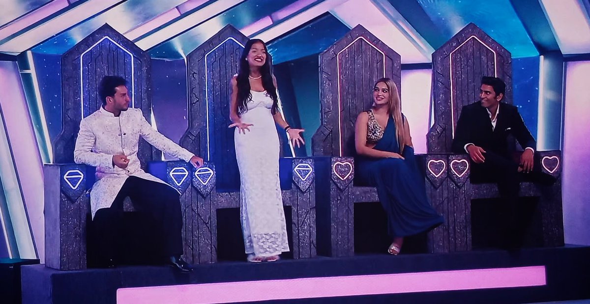 "Main bohot pyaar karti hu main nahi kar sakti ".....cutie 🤭

&amp; Urfi was right
Ruru's decision was very expected....Respect ❤️

Love her man; Proud of u 🫶🏻🌻🧿

#SplitsVillaX6 #RuruThakur