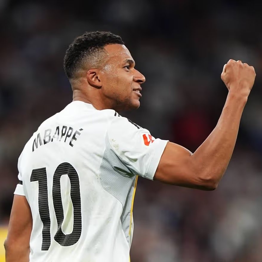 PurelyFootball ℗ tweet media