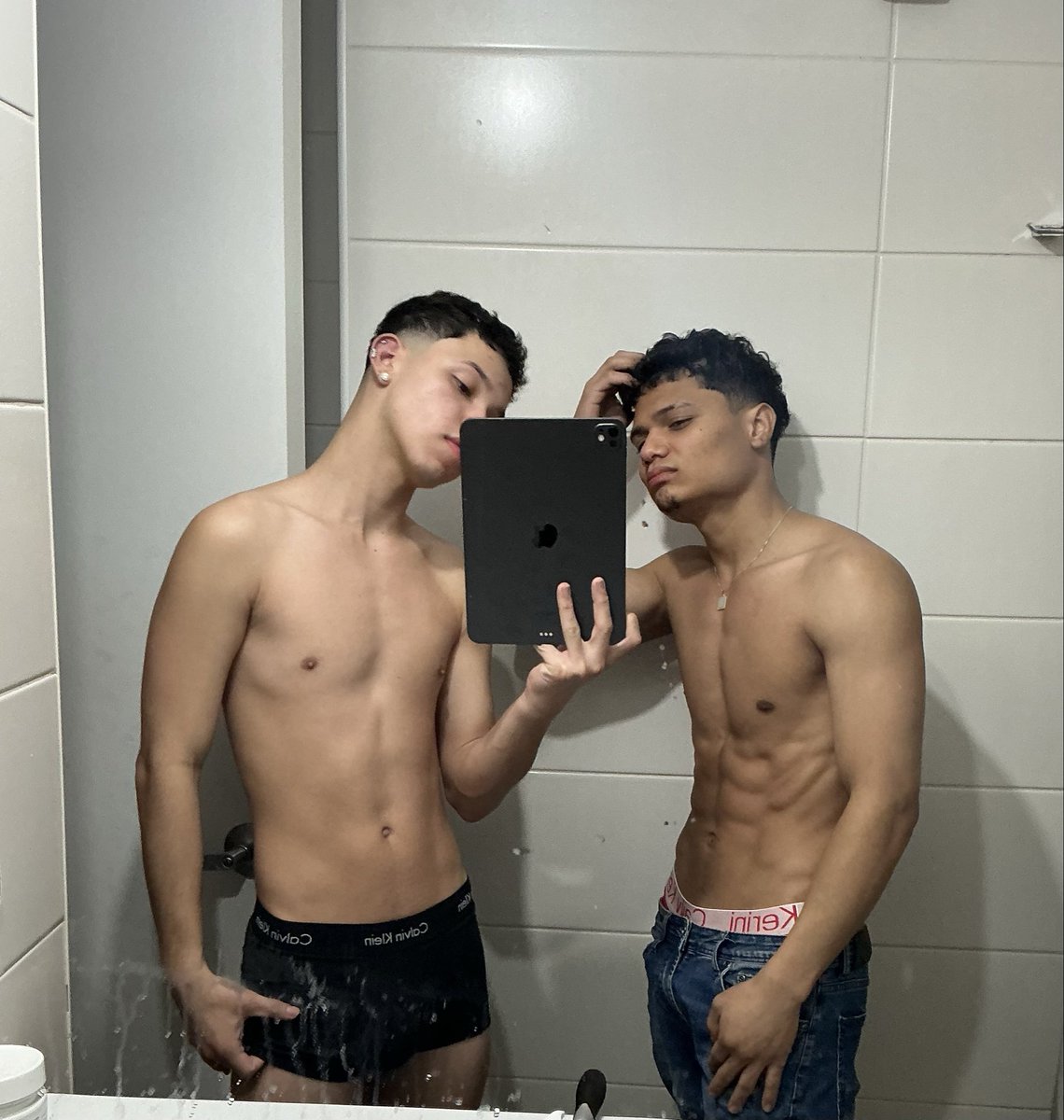 𝖆𝖗𝖊𝖘 tweet media