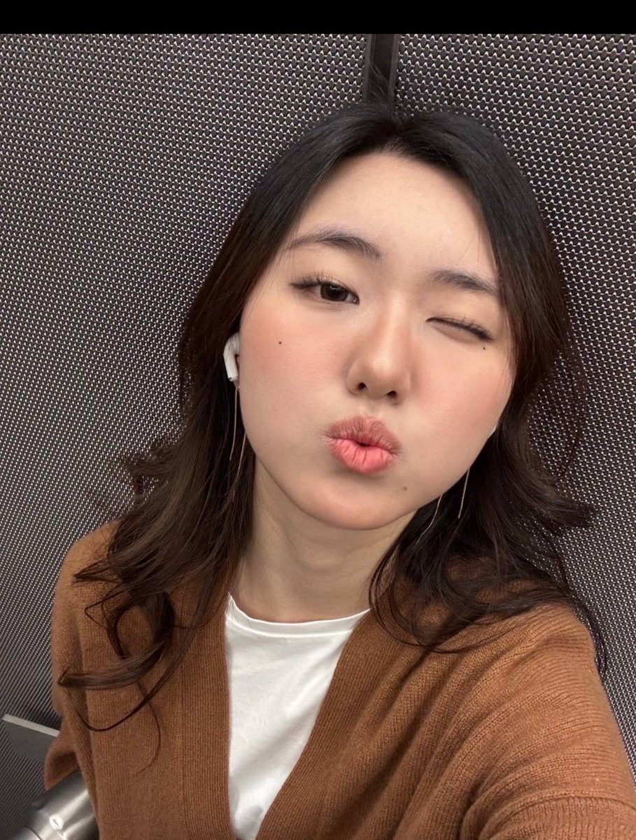 你昨晚很一般 tweet media