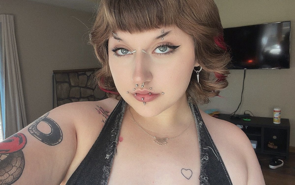 RATQUEENJESTER's tweet photo. 🥀 https://t.co/QN2iKnAVJs