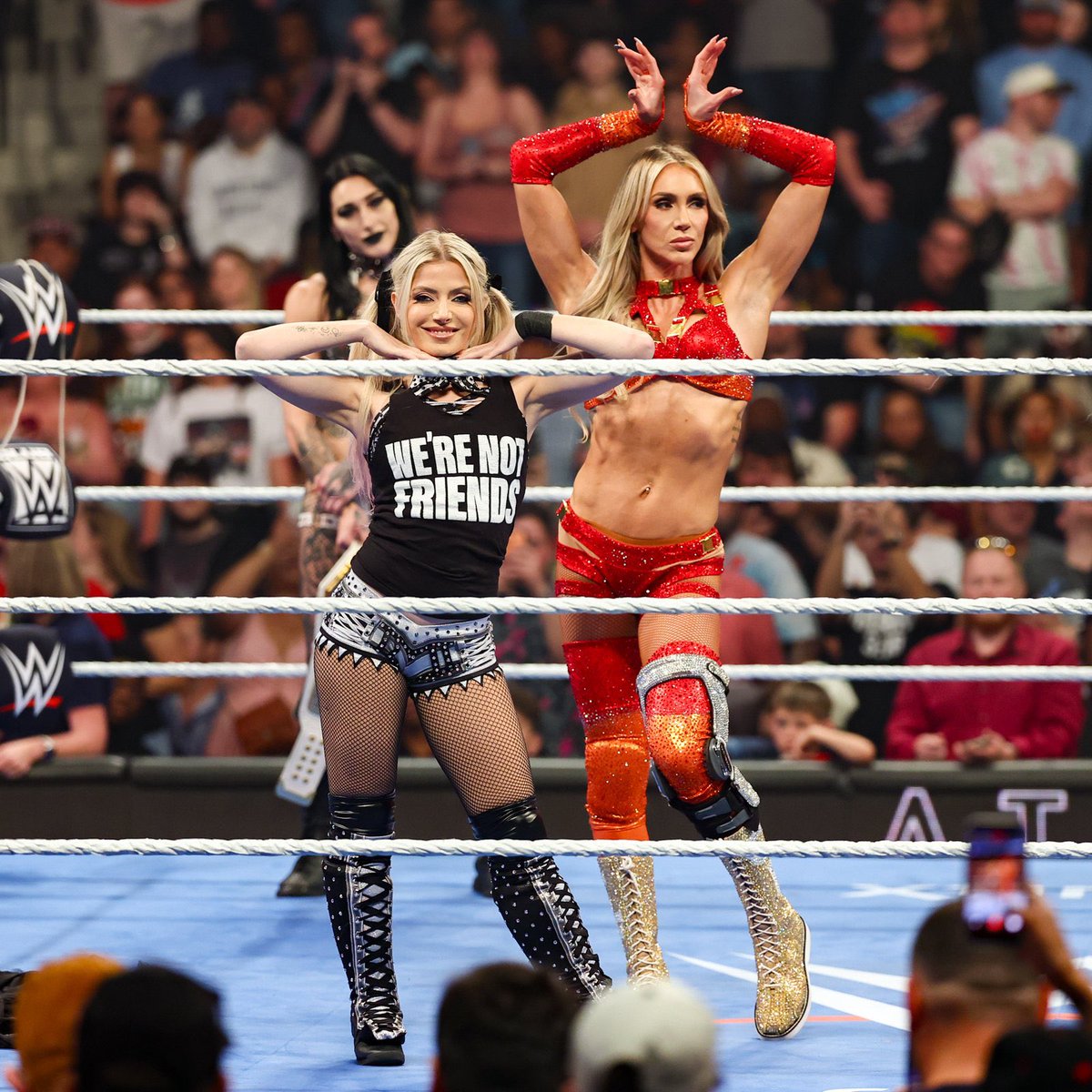 Charlotte Flair tweet media