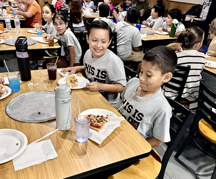 SchertzES's tweet photo. Our 3rd graders had a blast celebrating a year of hard work at Mr. Gatti’s! 🍕 Students became “pizza mathematicians,” using fractions to create their own pizzas while practicing math skills. So proud of all they’ve accomplished this year! 💚🐾 https://t.co/S9lDGmTDHh