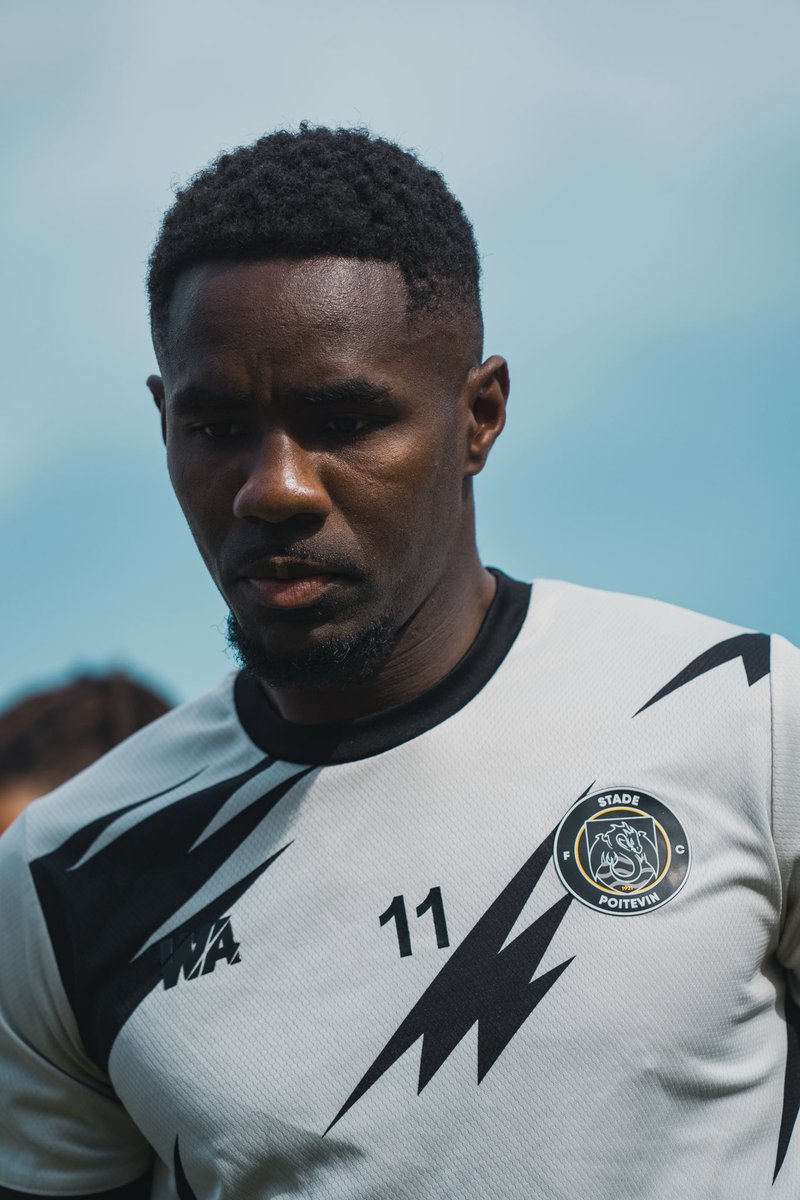 stadepoitevinfc's tweet photo. [#N2] ⏳👊 𝗢𝗻 𝘀’𝗮𝗽𝗽𝗿𝗼𝗰𝗵𝗲 𝗱𝘂 𝗰𝗼𝘂𝗽 𝗱’𝗲𝗻𝘃𝗼𝗶

#StadePoitevinFC #TeamDragons #EnsemblePlusLoin 🐉 https://t.co/KB3Bi85nmA