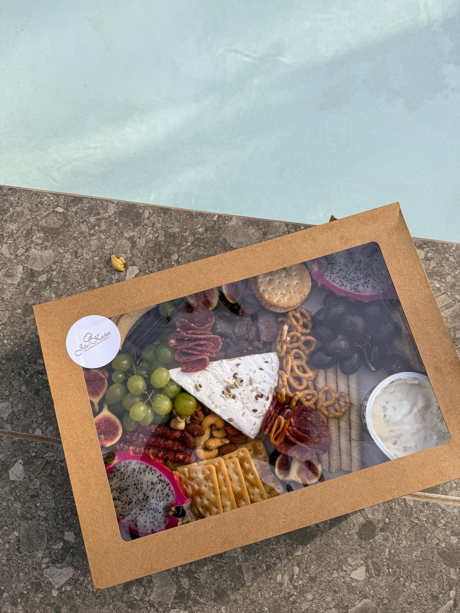 Savoury platters and cheeseboards from Jobe’s Kitchen 🧑🏾‍🍳🩷