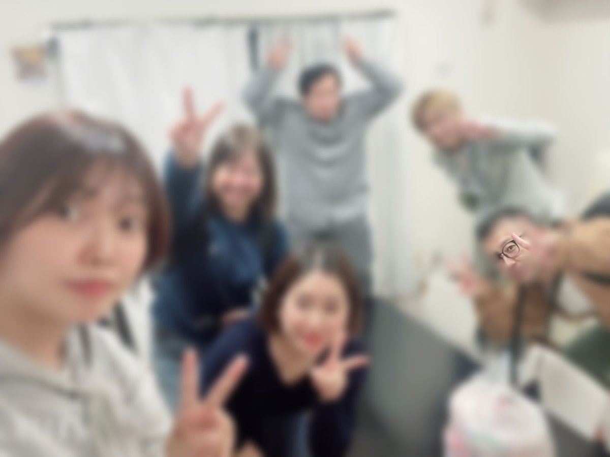 昨日の夜に、“明日俺暇っちゃけど…”からの急な思いつきでみんな巻き込んで、昼にFirst行って夜にレンタルスペース借りてぽこの配信をみんなで観戦！😆
みーぽん頑張ってた✨
まおさんの解説いつもホント楽しい🎶

急なのに…暇な俺に付き合ってくれてホントにみんなありがとうだ💕