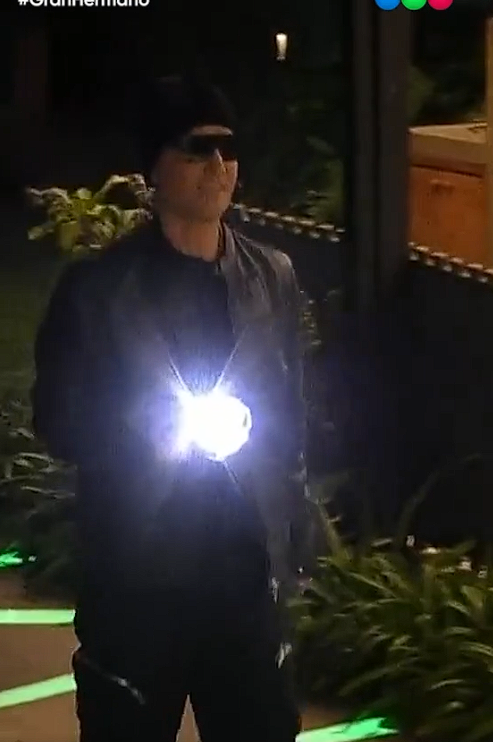 Me muero del Cringe, Santiago Del Moro arruino GH, metiendo gente acomodada va a entrar el domingo y ya me da asco de solo verlo. Se cree mas protagonista que los jugadores.  #granhermano