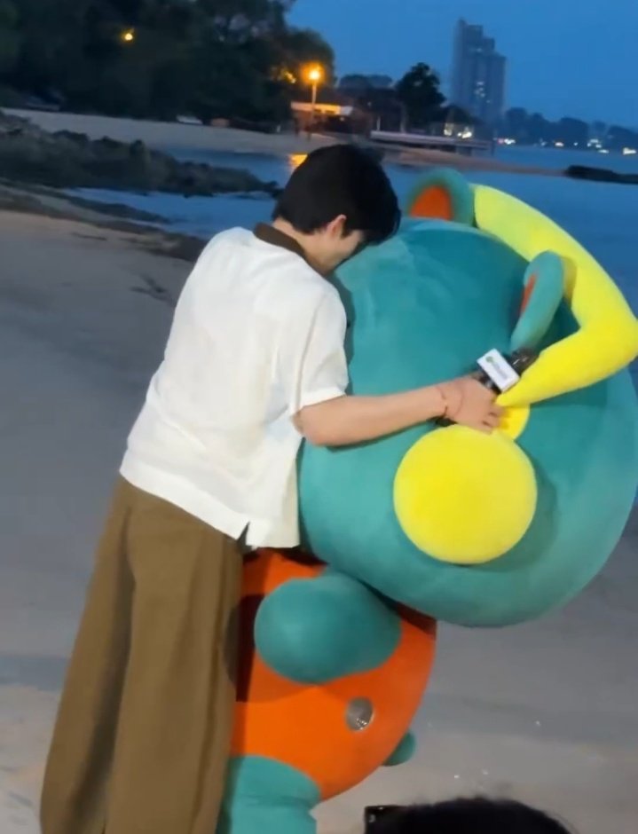 punch 𝜗𝜚˚⋆ tweet media